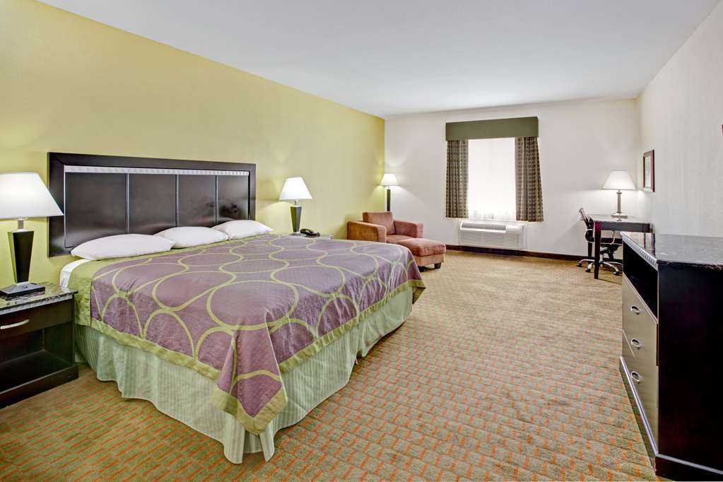 Super 8 By Wyndham Laporte La Porte Δωμάτιο φωτογραφία
